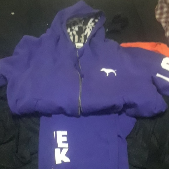 Outfit - Picture 4 of 4